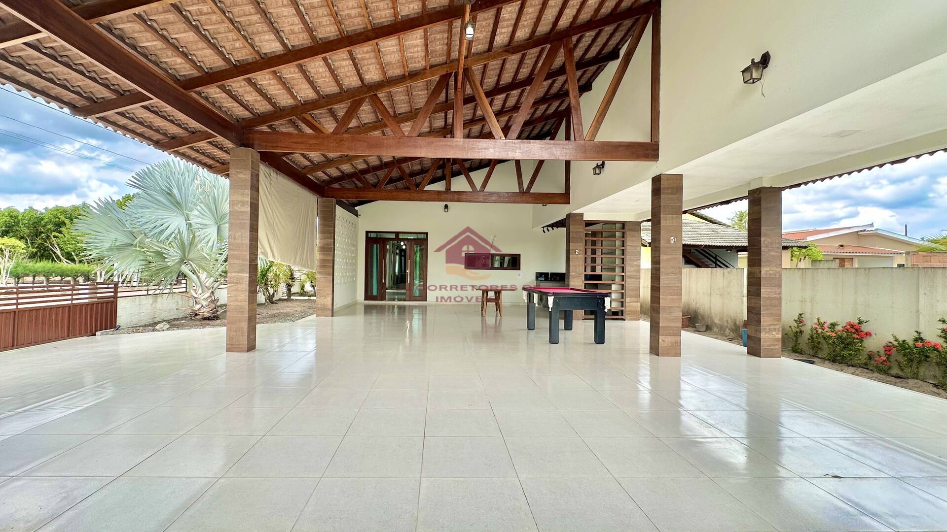 Casa de Condomínio à venda com 4 quartos, 620m² - Foto 2